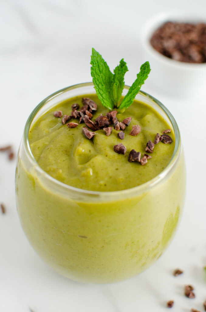 Easy and Delicious Gut Healing Green Smoothie with Anti-Inflammatory Foods